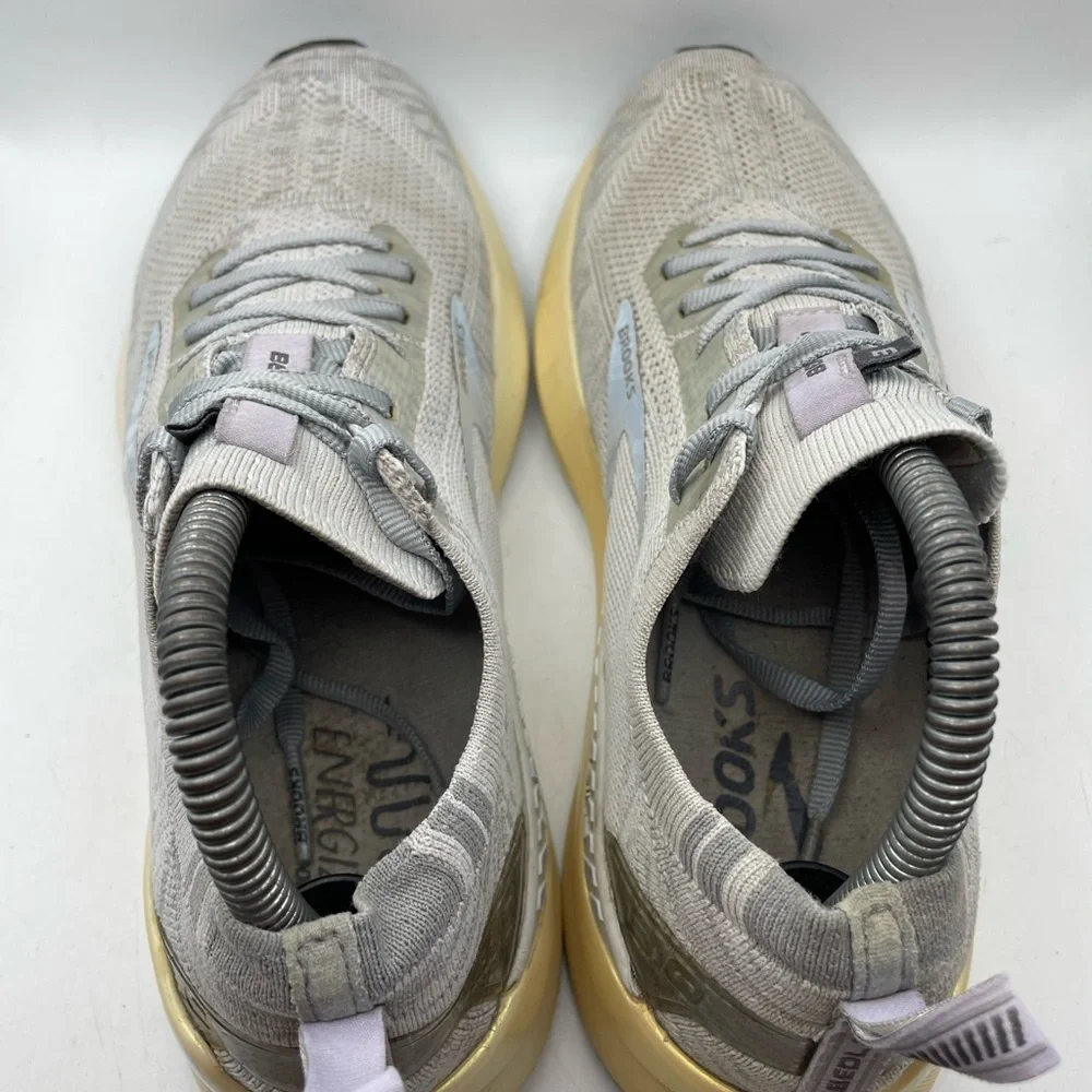 Brooks Bedlam 3 womens gray sneakers size 9